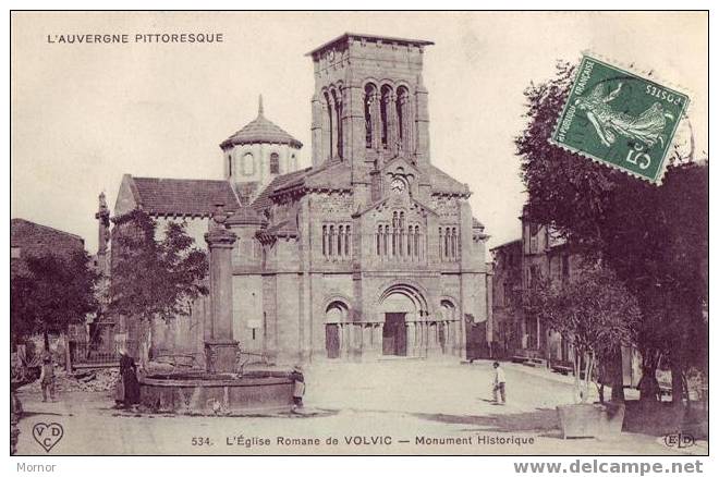 Eglise Romane De VOLVIC - Volvic