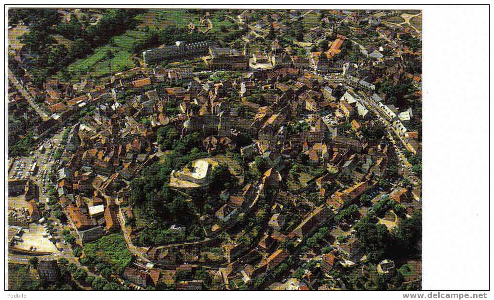 Carte Postale 46 - Gourdon - Vue Aérienne Du Vieux-Gourdon Encerclé Par Les Boulevards - Gourdon