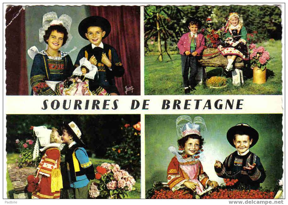 Carte Postale 29 - Costumes De Fouesnant, Plougastel Daoulas Et Pont Aven - Fouesnant