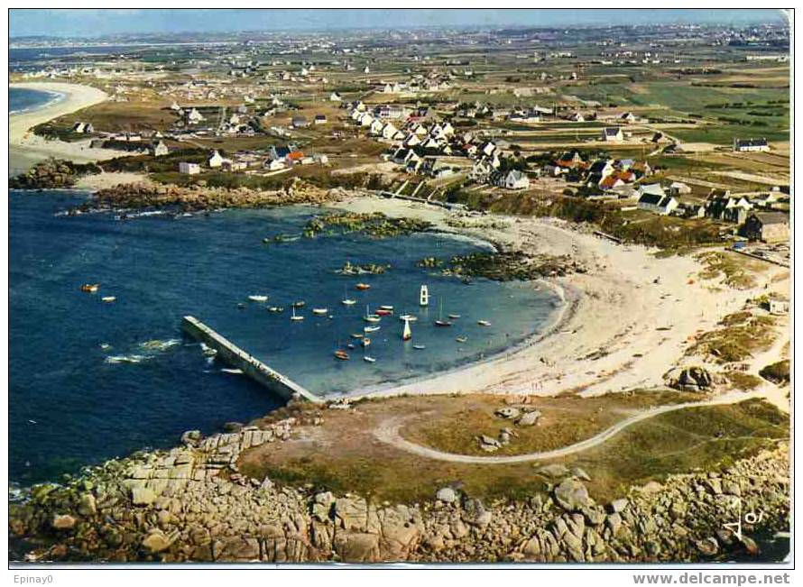 B - 29 - CLEDER - La Plage Et Port De Kerfissien - Cléder