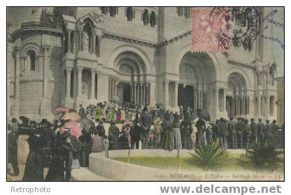 MONACO L´église Sortie De Messe - Autres & Non Classés