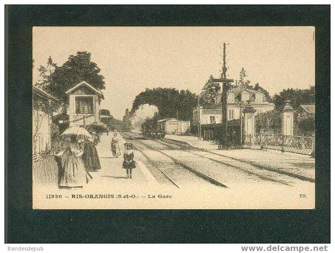 Ris Orangis - La Gare ( Animée Femmes Avec Ombrelle ES N°11920) - Ris Orangis