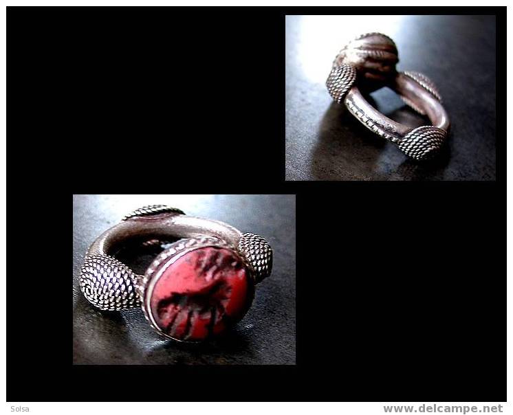Très Jolie Bague D'Asie Centrale Argent Corail / Silver And Coral Ring From Asia - Ethnisch