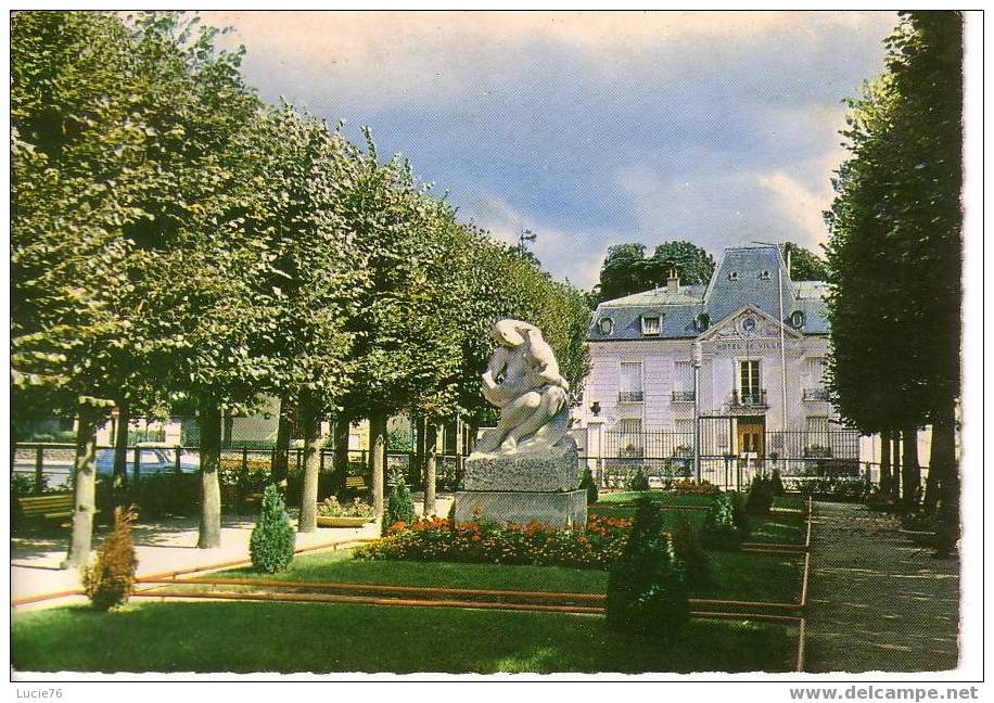 GAGNY   -  Le Jardin De L´Hôtel De Ville - Gagny