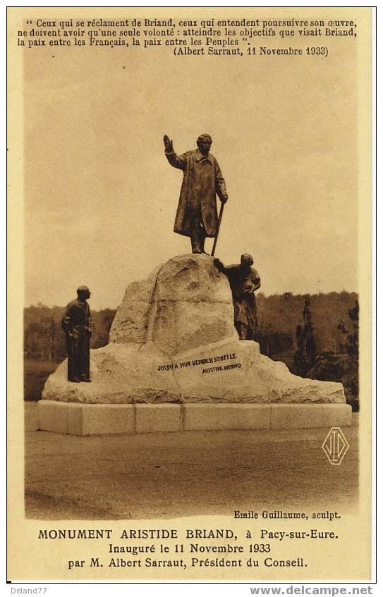 PACY SUR EURE : Monument Aristide Briand - Pacy-sur-Eure