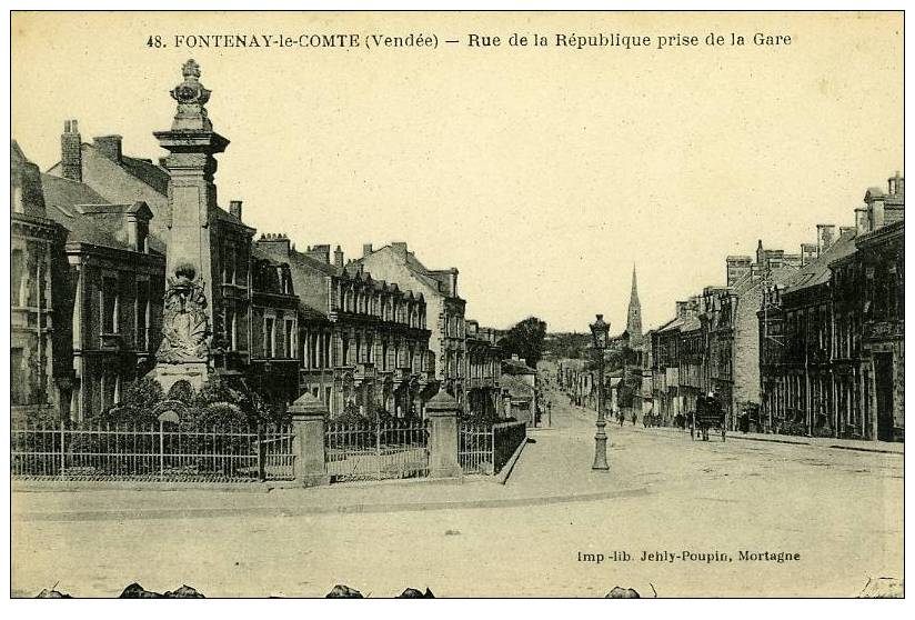 85 .  FONTENAY-LE-COMTE .  RUE DE LA REPUBLIQUE PRISE DE LA GARE . - Fontenay Le Comte