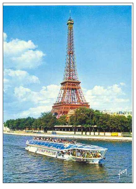 PARIS - La Tour Effeil Et La Seine - La Seine Et Ses Bords