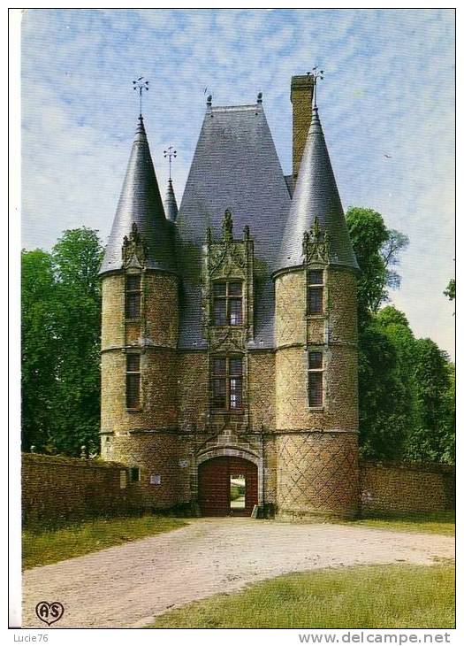 CARROUGES - Porte Du Château   XVè Et  XVIè S.   -  N° 18 - Carrouges