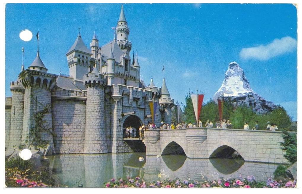 Disneyland.Le Château Enchanté. - Disneyland