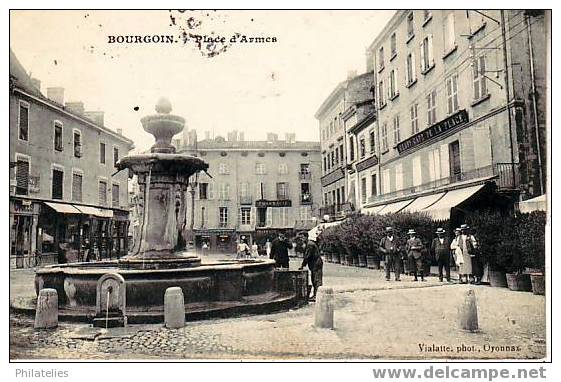 BOURGOIN 1910   PLACE D ARMES - Bourgoin
