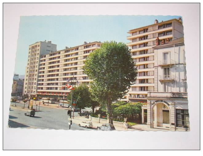 (249) -1- Carte Postale Sur Chambery La Gare Routiere Hotel De Savoie - Chambery