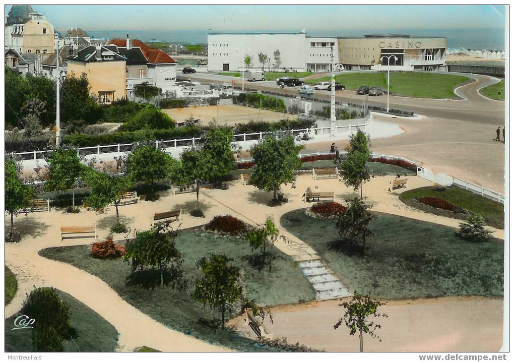 Le Casino Et Les Jardins De RIVA-BELLA  OUISTREHAM Carte Avec Plusieurs Petites Fines Pliures - Riva Bella