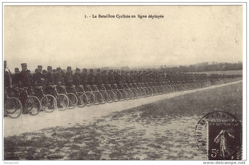 Reproduction CPA – Mourmelon – Le Bataillon Cycliste En Ligne Déployée - Mourmelon Le Grand