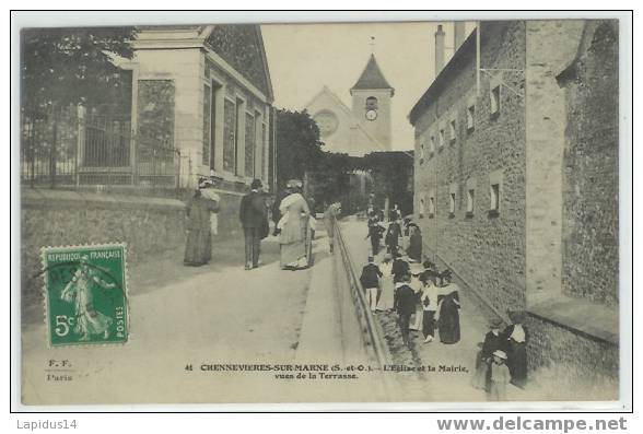 66 B/ CPA     CHENNEVIERES SUR MARNE  L'EGLISE ET LA MAIRIE  VUES DE LA TERRASSE - Chennevieres Sur Marne