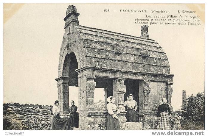 29 - FINISTERE - PLOUGASNOU - L'ORATOIRE ANIMEE - JEUNE FILLE Qui DEPOSE Leurs CHEVEUX - Edit. ND 908 - Plougasnou