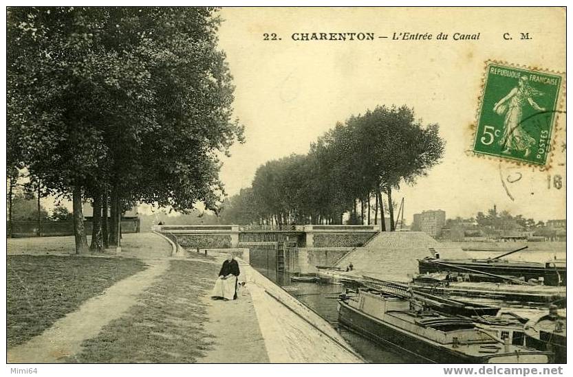 94 . CHARENTON . L'ENTREE DU CANAL . L'ECLUSE ET  DES PENICHES - Charenton Le Pont