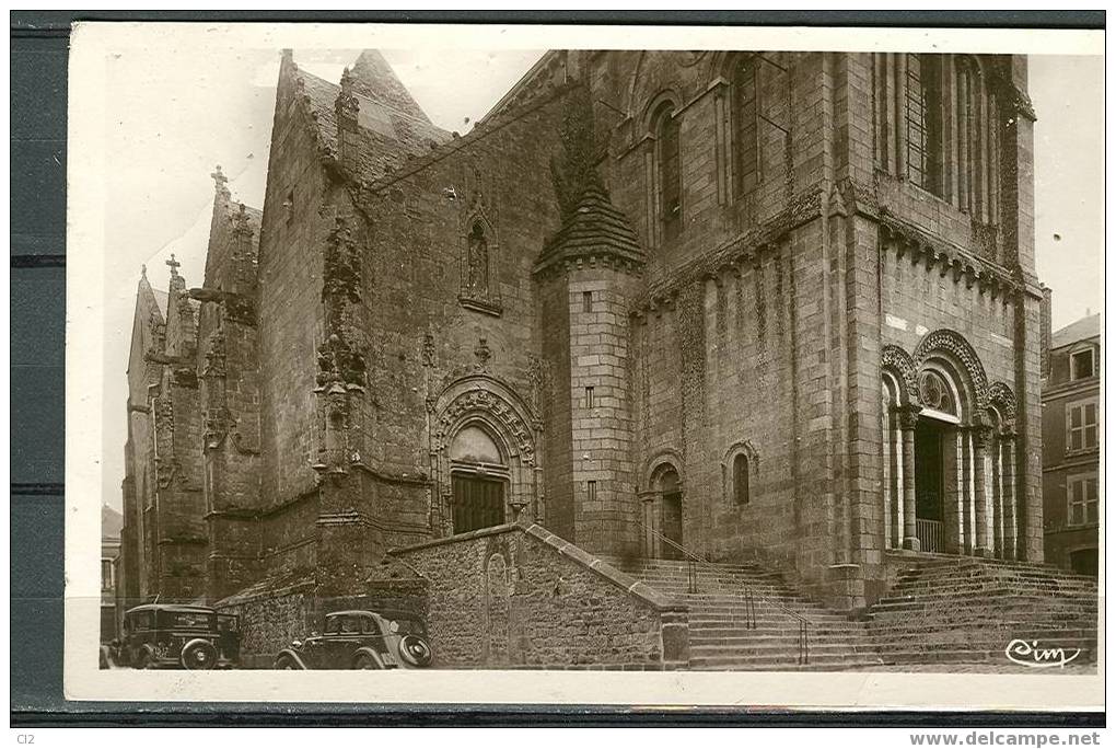 PARTHENAY - Eglise Saint-Laurent - Parthenay