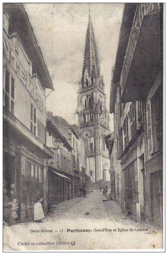 Parthenay Grand´rue Et église Saint-laurent - Parthenay