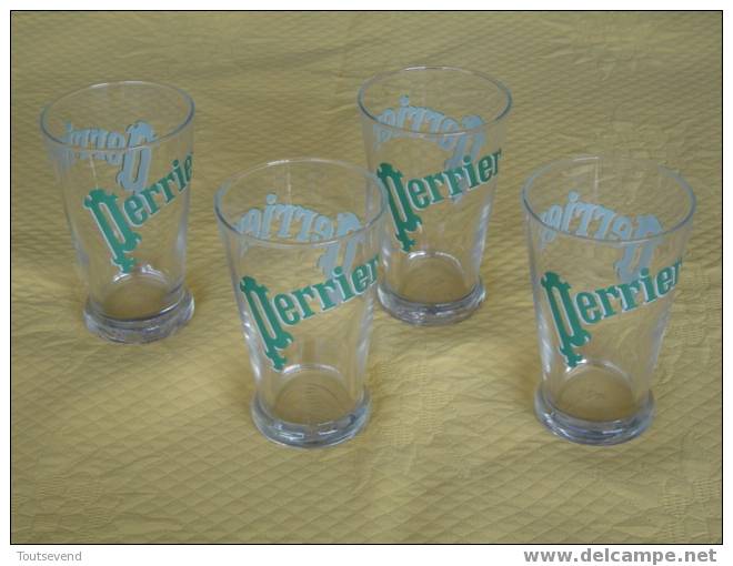 Lot De 4 Verres évasés "PERRIER" - Gläser