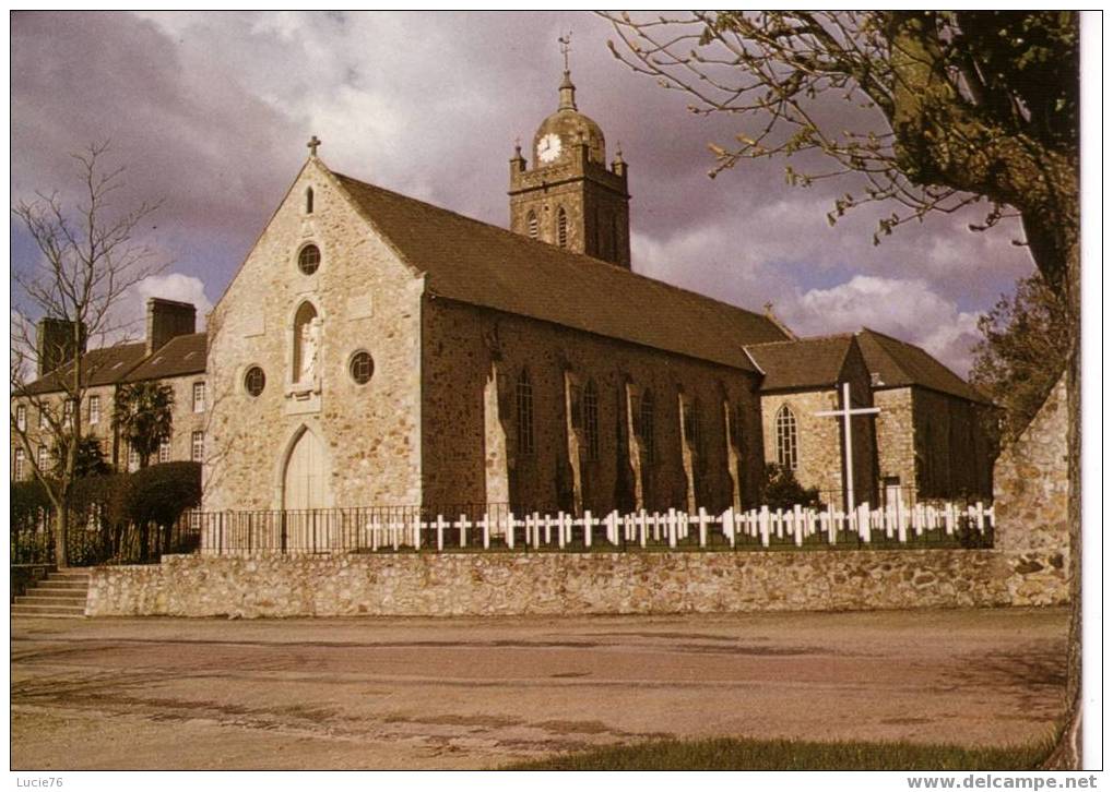 BRICQUEBEC  -   N° 17   -  Eglise Et Cimetière - Abbaye Notre Dame De Grâce - Bricquebec