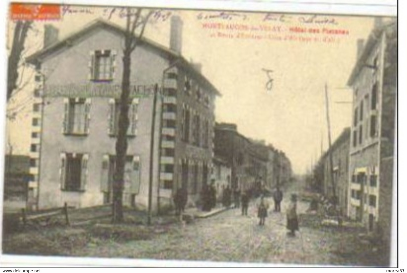 MONTFAUCON EN VELAY  Hôtel Des Platanes Et Route D'Unières - Montfaucon En Velay