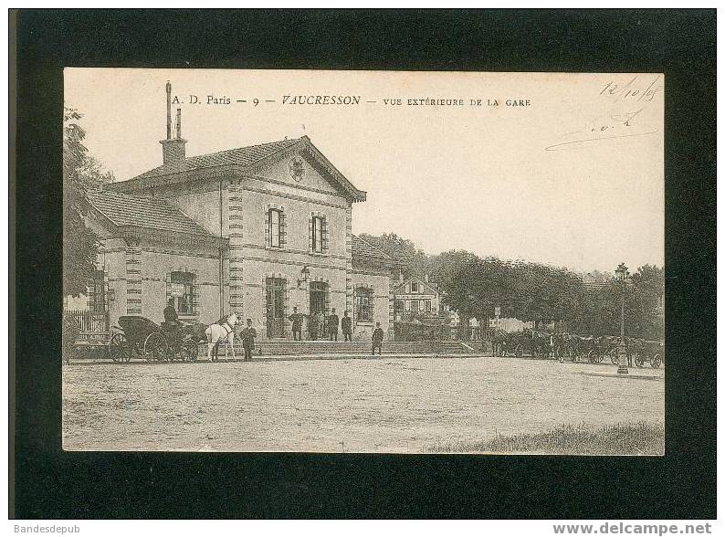 Vaucresson - Vue Extérieure De La Gare ( Animée Attelage A. D. Paris N°9) - Vaucresson
