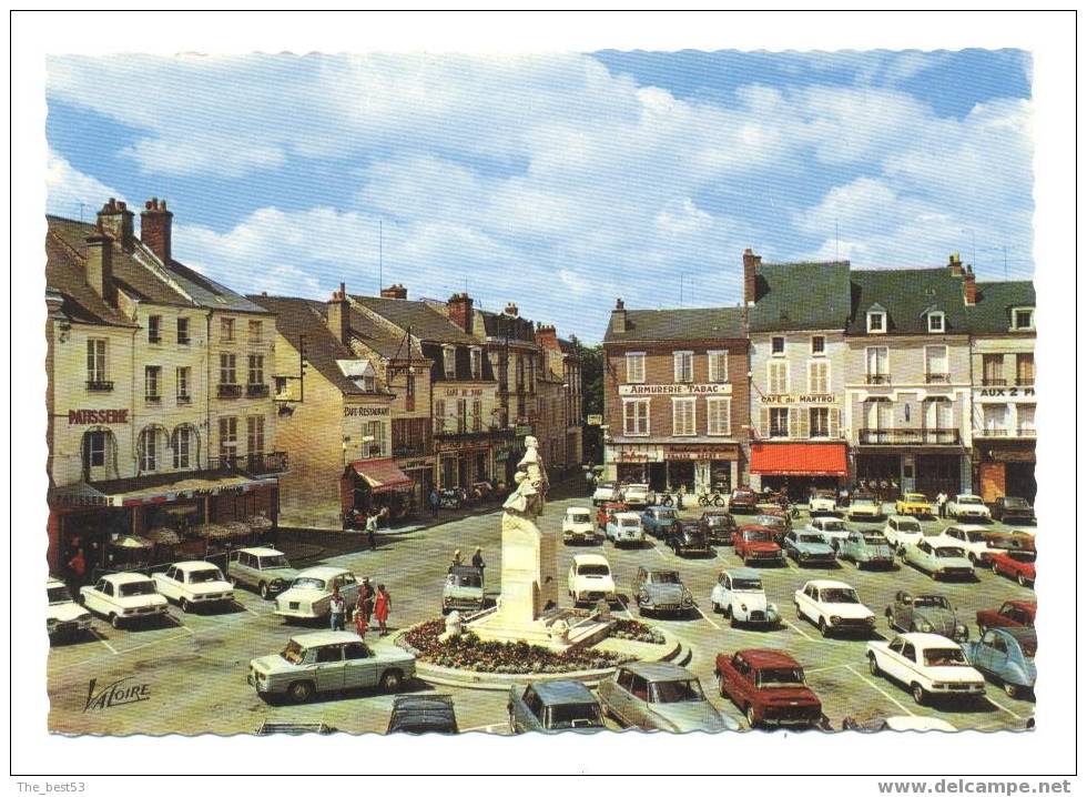 5.809  -  Pithiviers  -  La Place Du Martroi. - Pithiviers