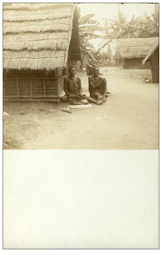 AFRIQUE - DIVERS - Carte Photo Non Localisée - NU - VILLAGE - TRIBU - Non Classés