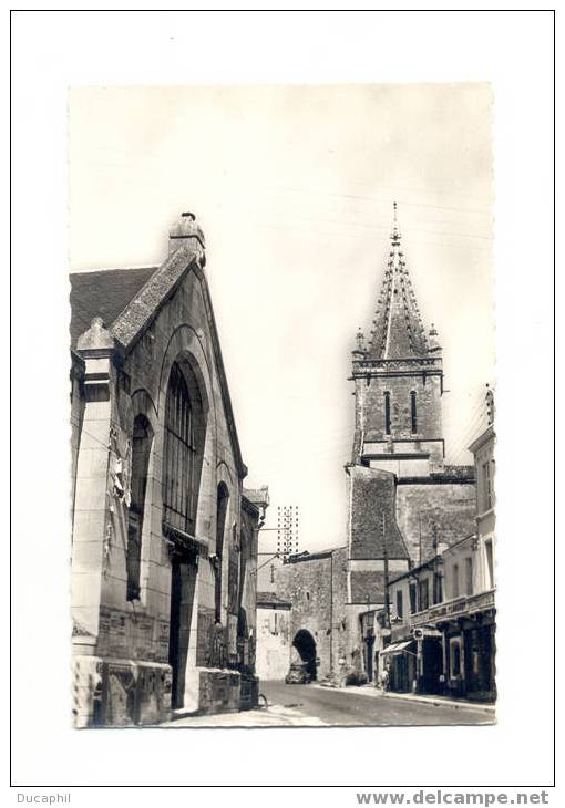 PONT L ABBE LES HALLES L EGLISE - Pont-l'Abbé-d'Arnoult