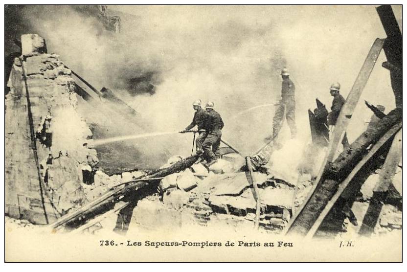 SAPEURS-POMPIERS De PARIS Au Feu - Sapeurs-Pompiers