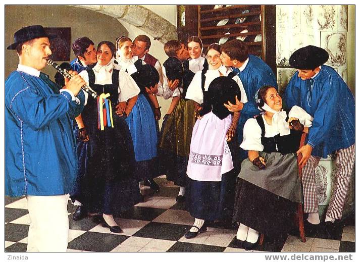 CARTE POSTALE DE MONTBELIARD - GROUPE FOLKLORIQUE LE DIAIRI - EMBRASSEZ VOS CAVALIERES - Montbéliard