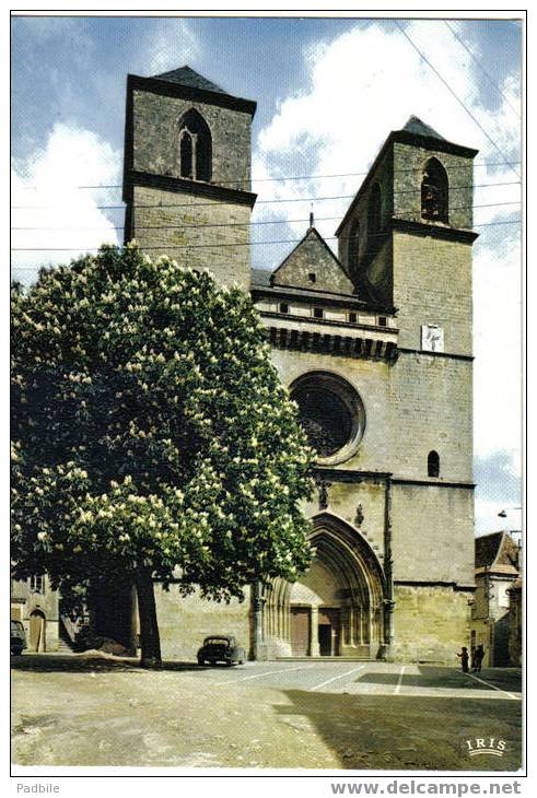 Carte Postale 46.  Gourdon  Eglise St-Pierre - Gourdon