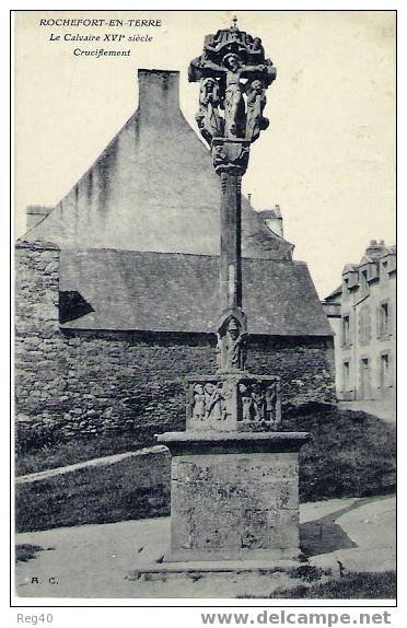 D56 - ROCHEFORT EN TERRE  -  Le Calvaire XVIe Siècle  -  Crucifiement - Rochefort En Terre