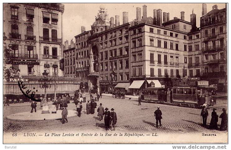 LYON 2 - La Place Leviste Et Entrée De La Rue De La République - Lyon 2