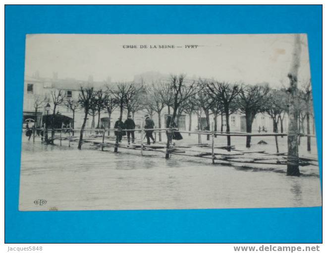 94) IVRY - CRUE DE LA SEINE  - Année 1910 - EDIT E.L.D- Tres Belle Carte - Ivry Sur Seine