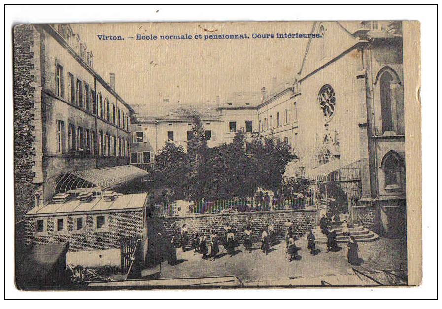 9724 - Virton - Ecole Normale Et Pensionnat. Cours Intérieures - Virton