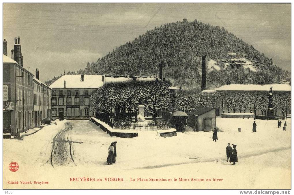 Cpa (88) De BRUYERES - La Place Stanislas Et Le Mont Avisson - Bulgneville
