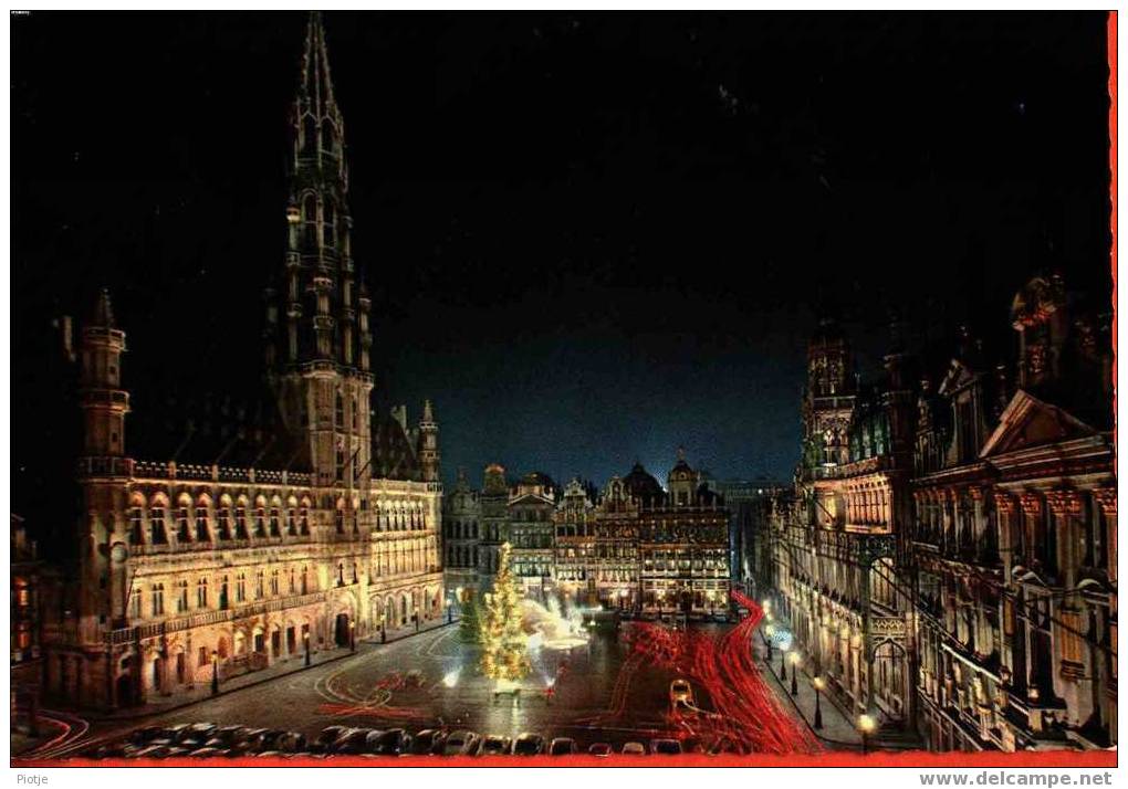 * Bruxelles - Brussel - Brussels * Un Coin De La Grand'Place La Nuit, Grote Markt Bij Nacht, Market Place By Night - Bruxelles La Nuit