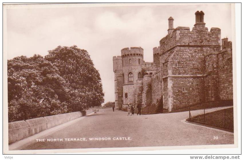 THE NORTH TERRACE, WINDSOR CASTLE Post Card Excel Series. - Windsor Castle