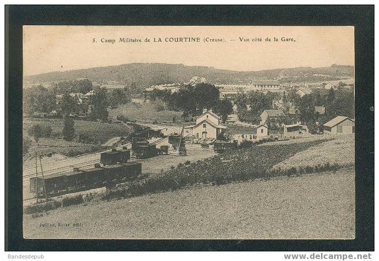 Camp Militaire De La Courtine - Vue Côté De La Gare ( Train Jullian Bazar  éditeur N°5) - La Courtine