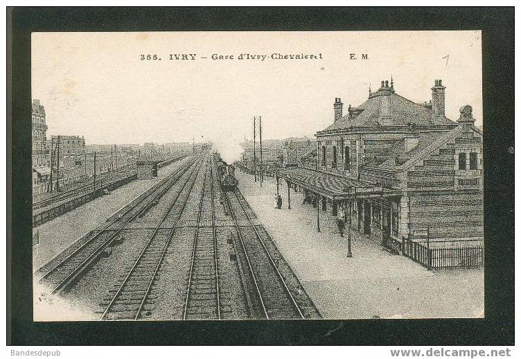 Ivry - Gare Du Chevaleret ( Intérieur Train E.M. 355) - Ivry Sur Seine