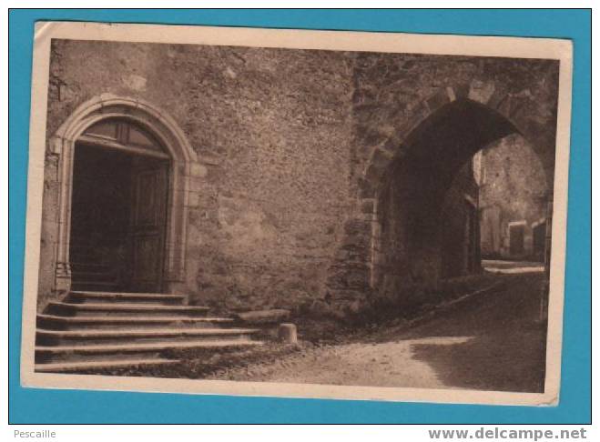 CP Perouges - Entrée De L´Eglise - Forteresse - Pérouges