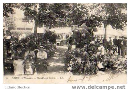 Saint-Etienne     42    Marché Aux Fleurs  (infime Défaut  De Pliure ) Voir Scan - Saint Etienne