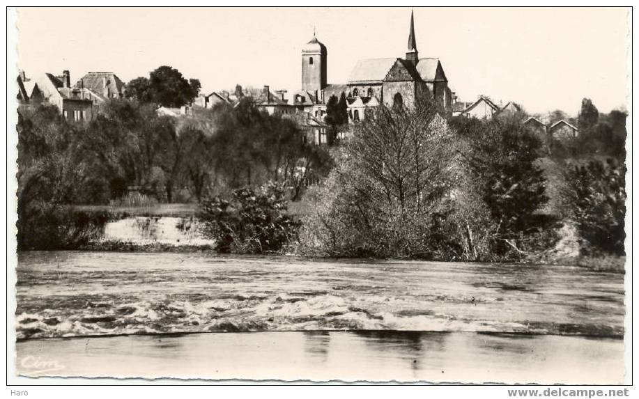 VOUZIERS - Les Bords De L'Aisne (562) - Vouziers