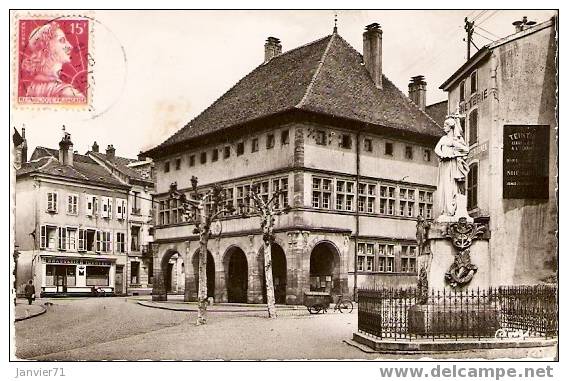 Rambervillers. Hôtel De Ville Et Monument Du 9 Octobre 1870 - Rambervillers