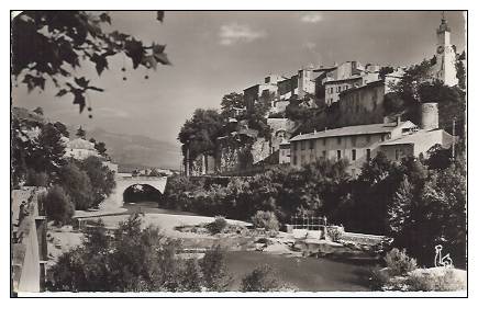 84 - VAISON-la-ROMAINE - Vue Sur Le Pont Romain, La Ville Médiévale Et Le Beffroi - Semi Moderne Petit Format - Vaison La Romaine