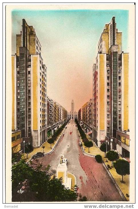 VILLEURBANNE...LES GRATTE CIELS..AVENUE H.BARBUSSE ET HOTEL DE VILLE - Villeurbanne