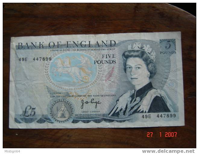 FIVE POUNDS NON DATE (1971-1972)     N°1 - 5 Pond