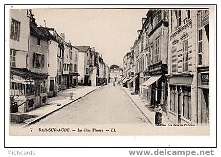 CPA 10 BAR SUR AUBE - La Rue Thier - Bar-sur-Aube