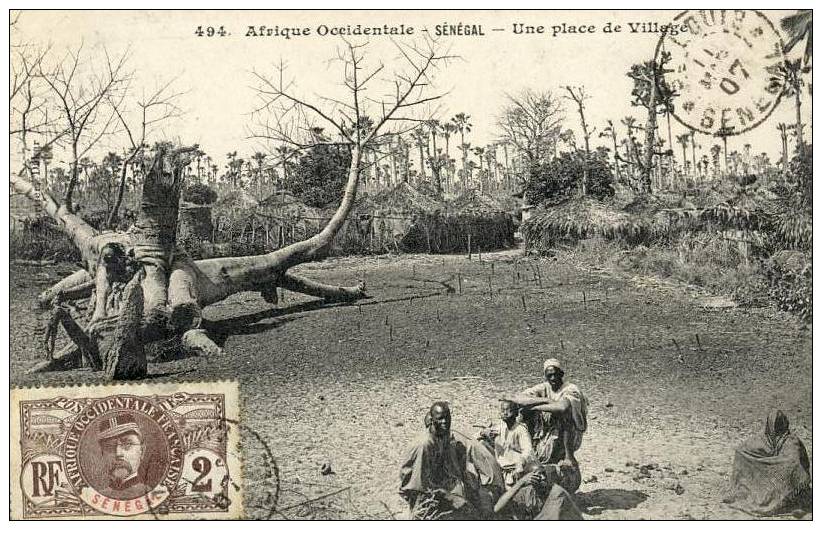 AFRIQUE - SENEGAL - Une Place De Village - Senegal